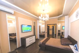 1-комнатная квартира на сутки, 11 мкр.