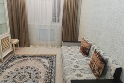 2-комнатная квартира на сутки в 17 мкр.