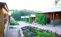 "В гостях у сказки" домики посуточно