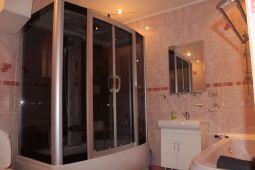 2-bedroom apartment daily