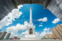 Площадь Независимости и монумент «Қазақ елі»